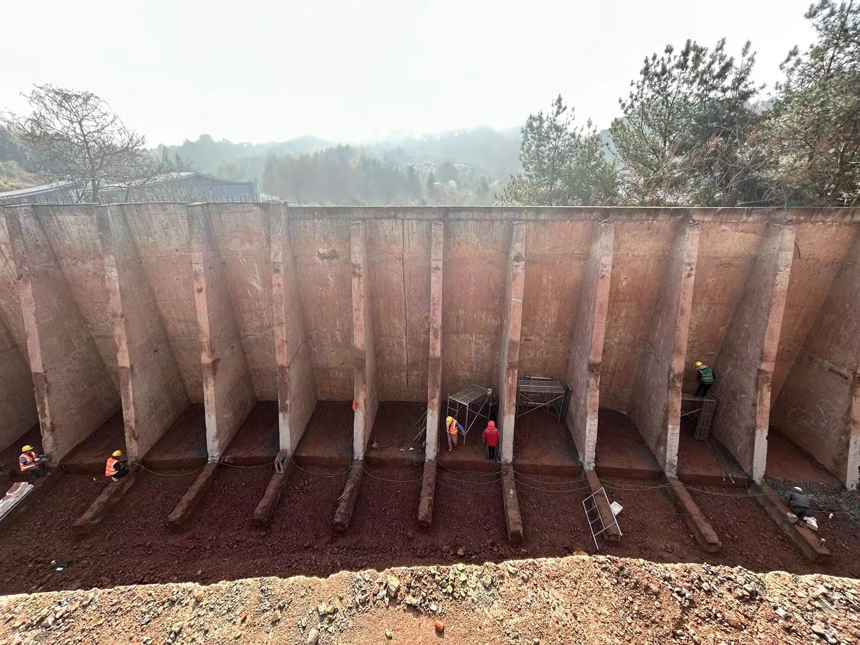 半岛花园老挡墙加固工程