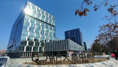 物产天地中心裙楼楼梯拆除楼板封洞工程