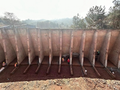 半岛花园老挡墙加固工程